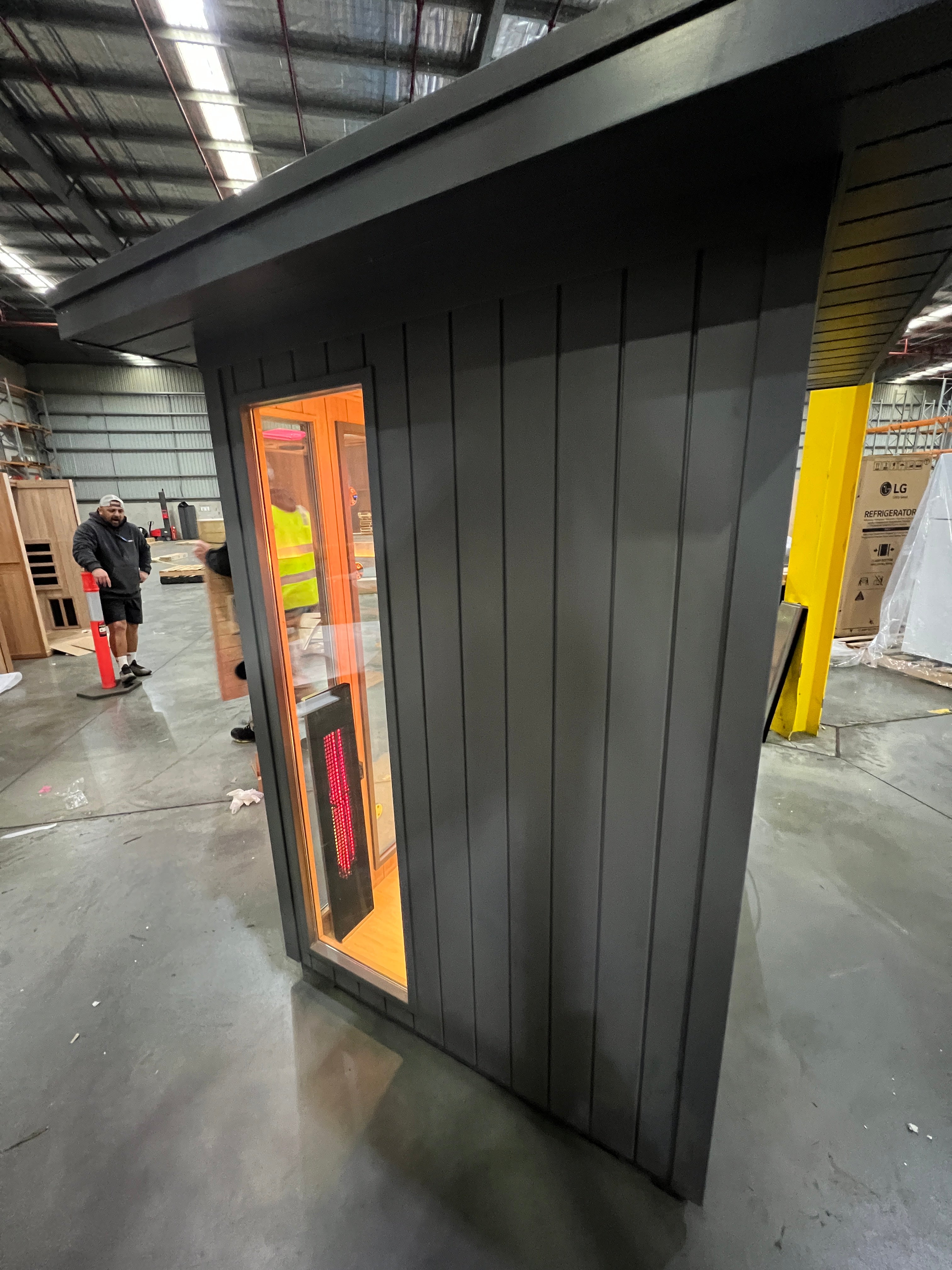 CLEARANCE | Sanctuary Outdoor 2 Person Sauna | Damaged