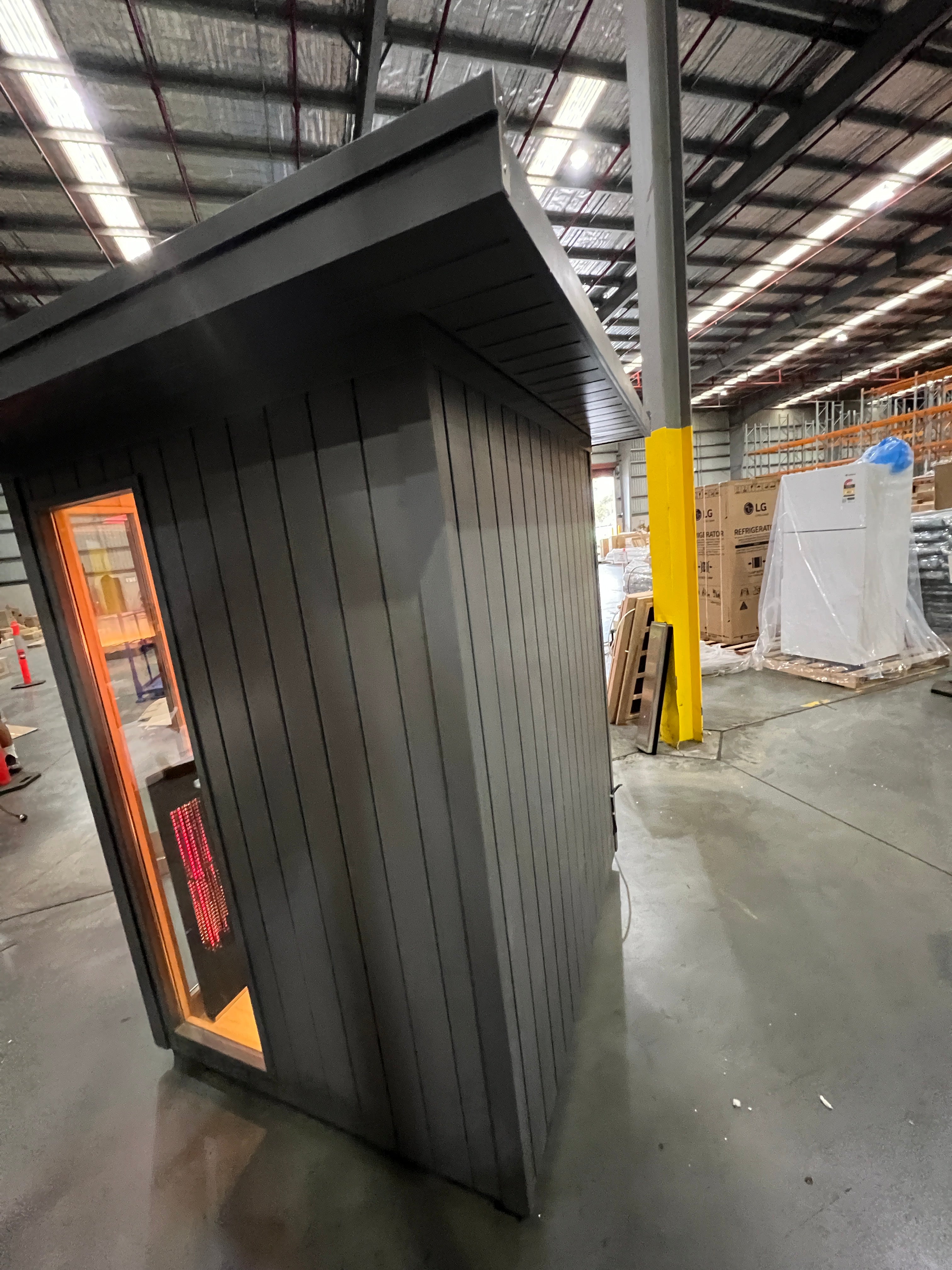 CLEARANCE | Sanctuary Outdoor 2 Person Sauna | Damaged