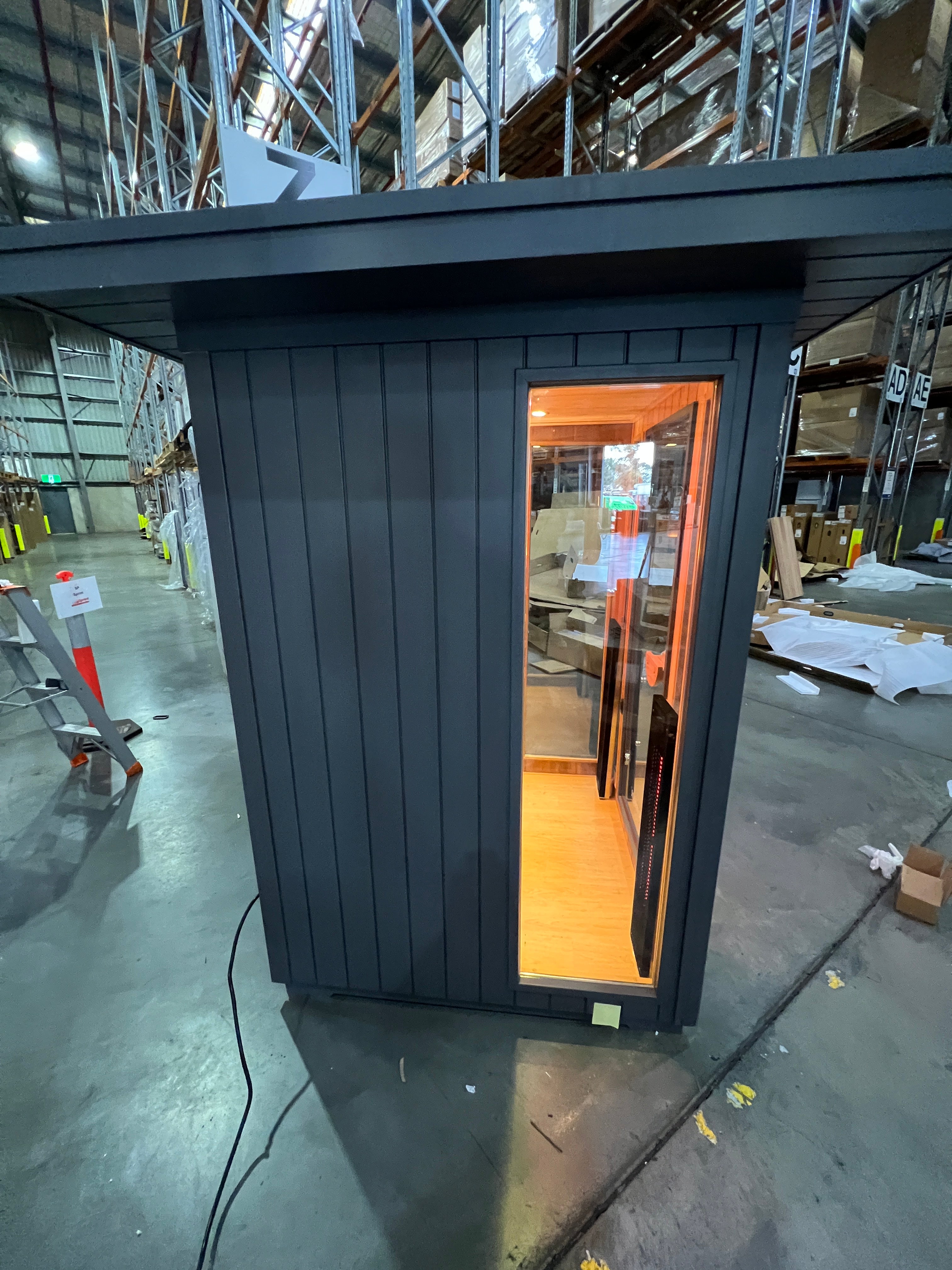 CLEARANCE | Sanctuary Outdoor 2 Person Sauna | Damaged